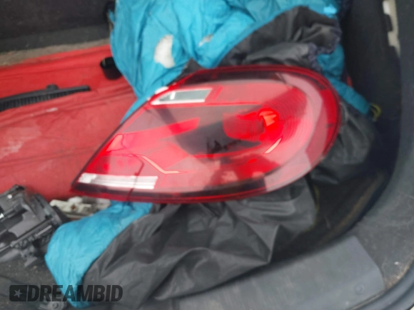 2019 Volkswagen Beetle S с VIN 3VWFD7AT1KM703684, выставлен на аукционе IAAI как лот 41571691 с пробегом 111 180 миль миль и . История ставок и продаж доступна на DreamBid. Изображение 12.