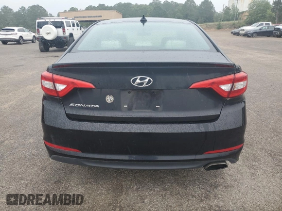 2015 Hyundai Sonata SE z VIN 5NPE24AF2FH141643, wystawiony jako Copart lot #57027995 z przebiegiem 149 648 mil mil oraz Czysty tytuł • Clean title. Historia ofert i sprzedaży dostępna na DreamBid. Obrazek 6.