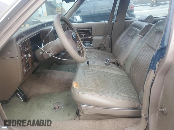 1990 Cadillac Brougham с VIN 1G6DW54Y1LR710024, выставлен на аукционе Copart как лот 88406975 с пробегом 183 170 миль миль и Чистый • Clean title. История ставок и продаж доступна на DreamBid. Изображение 7.