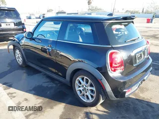 2014 MINI Hardtop S z VIN WMWXM7C59ET970371, wystawiony jako IAAI lot #41643992 z przebiegiem 123 813 mil mil oraz . Historia ofert i sprzedaży dostępna na DreamBid. Obrazek 3.