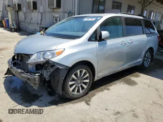 2020 Toyota Sienna XLE z VIN 5TDDZ3DC4LS251067, wystawiony jako Copart lot #57867785 z przebiegiem 83 657 mil mil oraz Szkoda całkowita • Salvage title. Historia ofert i sprzedaży dostępna na DreamBid. Obrazek 1.