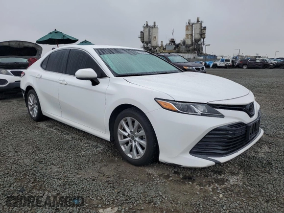2020 Toyota Camry LE with VIN 4T1C11AK8LU361548, listed as a Copart auction lot 51268395 with 209,349 mi miles and Salvage Title. Bid and sale history available at carsss.com. Image 4.