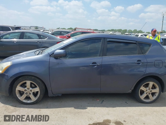 2009 Pontiac Vibe 1SB z VIN 5Y2SP670X9Z428888, wystawiony jako IAAI lot #42050932 z przebiegiem 201 929 mil mil oraz . Historia ofert i sprzedaży dostępna na DreamBid. Obrazek 14.