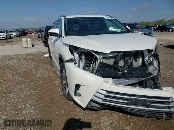 2018 Toyota Highlander SE with VIN 5TDJZRFH2JS538211, listed as a Copart auction lot 53752065 with 58,706 mi miles and Salvage title. Bid and sale history available at DreamBid. Image 14.