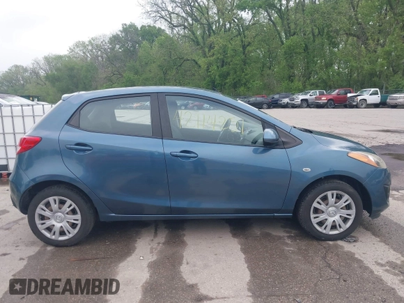 2014 Mazda 2 Sport z VIN JM1DE1KYXE0172636, wystawiony jako IAAI lot #42114251 z przebiegiem 129 346 mil mil oraz . Historia ofert i sprzedaży dostępna na DreamBid. Obrazek 13.