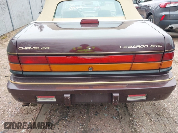 1995 Chrysler LeBaron z VIN 1C3EU4538SF504479, wystawiony jako IAAI lot #42045815 z przebiegiem 102 042 mil mil oraz . Historia ofert i sprzedaży dostępna na DreamBid. Obrazek 14.