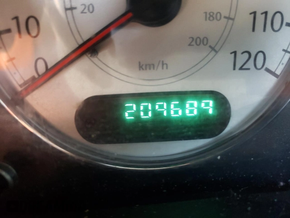 2005 Chrysler Town & Country Touring with VIN 2C4GP54L15R171414, listed as a Copart auction lot 50311912 with 209,689 mi miles and Non Repairable. Bid and sale history available at carsss.com. Image 8.