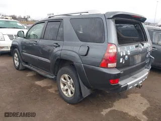 2005 Toyota 4Runner SR5 with VIN JTEZU14R258025609, listed as a IAAI auction lot 41492535 with 111,058 mi miles. Bid and sale history available at carsss.com. Image 3.