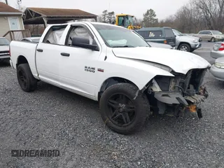 2018 Ram 1500 Express z VIN 3C6RR7KT0JG214424, wystawiony jako IAAI lot #41076707 z przebiegiem 200 895 mil mil oraz . Historia ofert i sprzedaży dostępna na DreamBid. Obrazek 1.