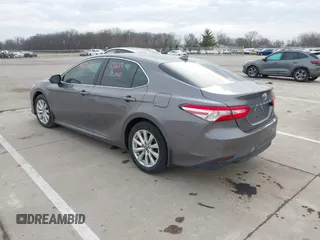 2019 Toyota Camry LE z VIN 4T1B11HK7KU759723, wystawiony jako IAAI lot #41679210 z przebiegiem 35 613 mil mil oraz . Historia ofert i sprzedaży dostępna na DreamBid. Obrazek 3.