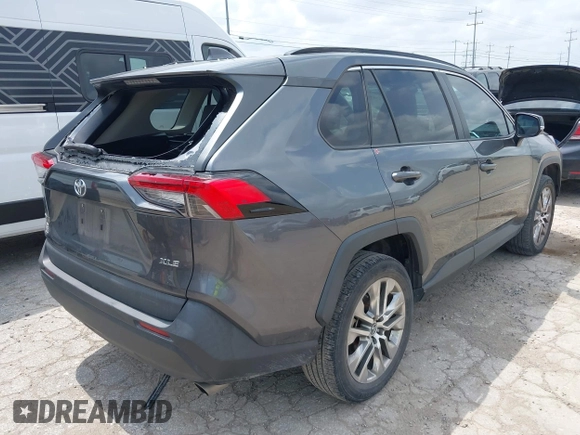 2021 Toyota RAV4 XLE Premium с VIN 2T3C1RFV9MC108170, выставлен на аукционе IAAI как лот 42099817 с пробегом 52 076 миль миль и . История ставок и продаж доступна на DreamBid. Изображение 4.