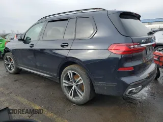 2020 BMW X7 xDrive40i with VIN 5UXCW2C09L9B77747, listed as a Copart auction lot 42697335 with 0 mi miles and Salvage Title. Bid and sale history available at carsss.com. Image 2.