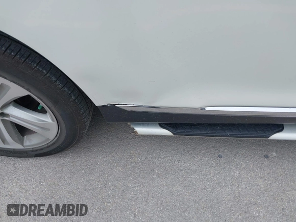 2011 Toyota Highlander Limited with VIN 5TDYK3EH6BS048213, listed as a IAAI auction lot 42454713 with 228,094 mi miles and . Bid and sale history available at DreamBid. Image 17.