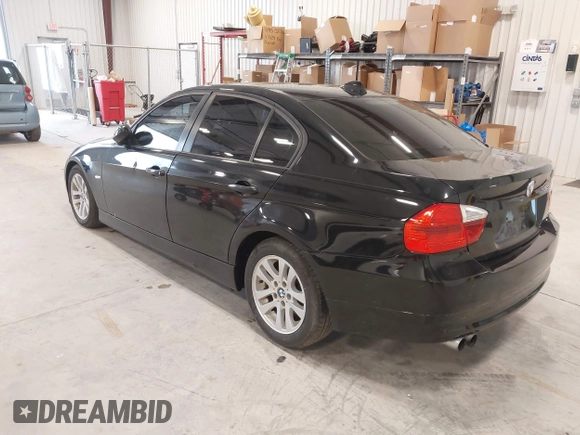 2006 BMW 3 Series 325i with VIN WBAVB13516KX42866, listed as a IAAI auction lot 42147981 with 194,693 mi miles. Bid and sale history available at carsss.com. Image 3.