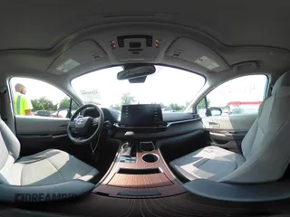 2022 Toyota Sienna LE z VIN 5TDBRKEC0NS087867, wystawiony jako IAAI lot #42332549 z przebiegiem 52 551 mil mil oraz . Historia ofert i sprzedaży dostępna na DreamBid. Obrazek 19.