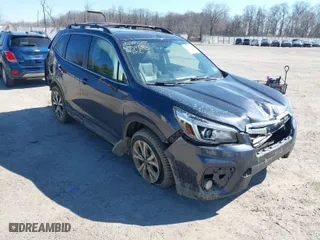 2019 Subaru Forester Limited with VIN JF2SKAUC1KH583794, listed as a IAAI auction lot 41710962 with 61,192 mi miles. Bid and sale history available at carsss.com. Image 1.