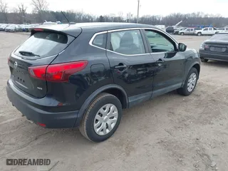 2018 Nissan Rogue Sport SV with VIN JN1BJ1CR5JW251040, listed as a IAAI auction lot 41661123 with 67,723 mi miles. Bid and sale history available at carsss.com. Image 4.