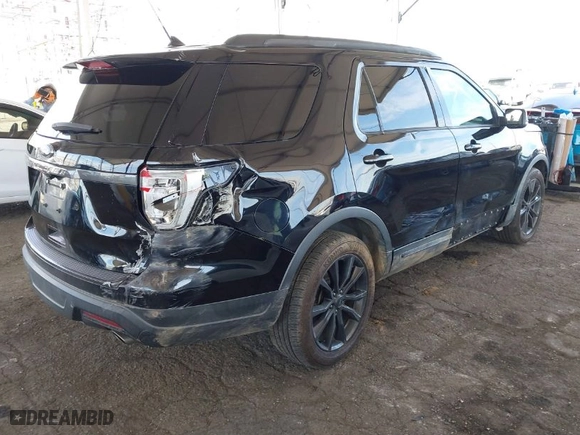 2019 Ford Explorer XLT with VIN 1FM5K7D8XKGA73214, listed as a IAAI auction lot 41881469 with 80,712 mi miles. Bid and sale history available at carsss.com. Image 4.