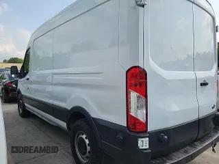 2018 Ford Transit z VIN 1FTYR2CM5JKB45950, wystawiony jako IAAI lot #42532710 z przebiegiem 98 554 mil mil oraz . Historia ofert i sprzedaży dostępna na DreamBid. Obrazek 22.