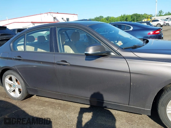 2014 BMW 3 Series 328i xDrive with VIN WBA3B5C53EP543978, listed as a IAAI auction lot 42538498 with 194,826 mi miles and . Bid and sale history available at DreamBid. Image 13.