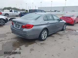 2016 BMW 5 Series 528i z VIN WBA5A5C59GG352743, wystawiony jako IAAI lot #41796478 z przebiegiem 81 844 mil mil oraz . Historia ofert i sprzedaży dostępna na DreamBid. Obrazek 4.