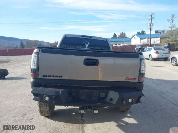 2002 GMC Sierra 2500HD SLE with VIN 1GTHK23U12F248328, listed as a IAAI auction lot 41806690 with 235,807 mi miles. Bid and sale history available at carsss.com. Image 17.