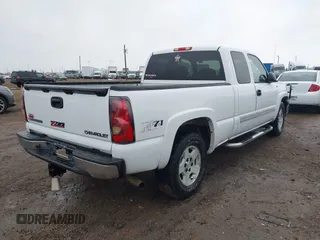 2004 Chevrolet Silverado 1500 with VIN 1GCEK19T94E112663, listed as a IAAI auction lot 41449079 with 174,068 mi miles and . Bid and sale history available at DreamBid. Image 4.