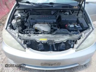 2005 Toyota Camry LE z VIN 4T1BE30K95U042336, wystawiony jako IAAI lot #42457598 z przebiegiem 270 991 mil mil oraz . Historia ofert i sprzedaży dostępna na DreamBid. Obrazek 10.