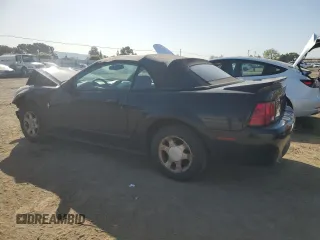2000 Ford Mustang z VIN 1FAFP4442YF105843, wystawiony jako Copart lot #51977385 z przebiegiem 176 981 mil mil oraz Szkoda całkowita • Salvage title. Historia ofert i sprzedaży dostępna na DreamBid. Obrazek 2.