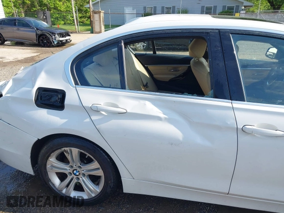 2018 BMW 3 Series 330i xDrive with VIN WBA8D9G55JNU69356, listed as a IAAI auction lot 42214499 with 81,267 mi miles and . Bid and sale history available at DreamBid. Image 18.
