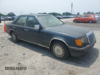 1986 Mercedes-Benz 300 E z VIN WDBEA30D8GA318345, wystawiony jako Copart lot #59481785 z przebiegiem 47 646 mil mil oraz Czysty tytuł • Clean title. Historia ofert i sprzedaży dostępna na DreamBid. Obrazek 4.