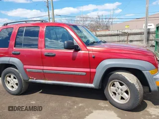 2007 Jeep Liberty Sport with VIN 1J4GL48K47W712628, listed as a IAAI auction lot 42018928 with 176,326 mi miles. Bid and sale history available at carsss.com. Image 13.