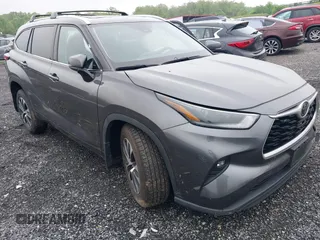 2021 Toyota Highlander XLE with VIN 5TDGZRBH3MS077976, listed as a IAAI auction lot 42265085 with 60,828 mi miles and . Bid and sale history available at DreamBid. Image 1.