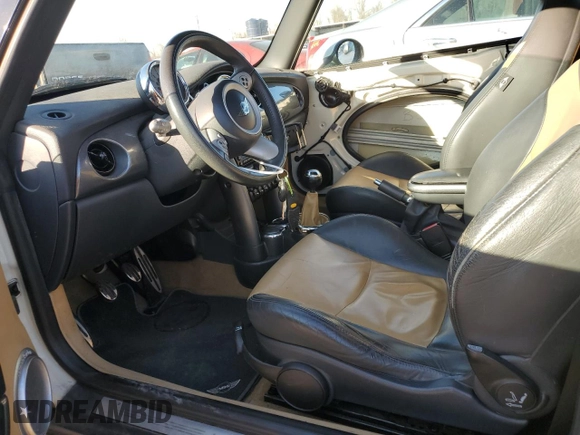 2008 MINI Convertible S with VIN WMWRH33598TU81236, listed as a Copart auction lot 42332895 with 140,607 mi miles and Salvage title. Bid and sale history available at DreamBid. Image 7.