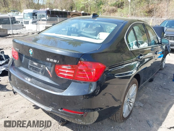 2014 BMW 3 Series 328i xDrive с VIN WBA3B5C54EP543441, выставлен на аукционе IAAI как лот 42144984 с пробегом Не указан миль и . История ставок и продаж доступна на DreamBid. Изображение 4.