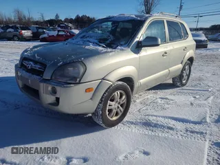 2008 Hyundai Tucson GL with VIN KM8JM72D98U814956, listed as a Copart auction lot 42774255 with 268,115 mi miles and Clean Title. Bid and sale history available at carsss.com. Image 2.