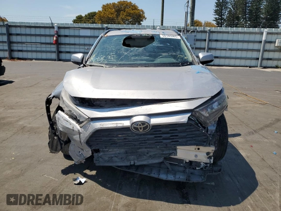 2020 Toyota RAV4 LE with VIN 2T3K1RFVXLC034798, listed as a Copart auction lot 50105965 with 42,011 mi miles and Clean Title. Bid and sale history available at DreamBid. Image 5.