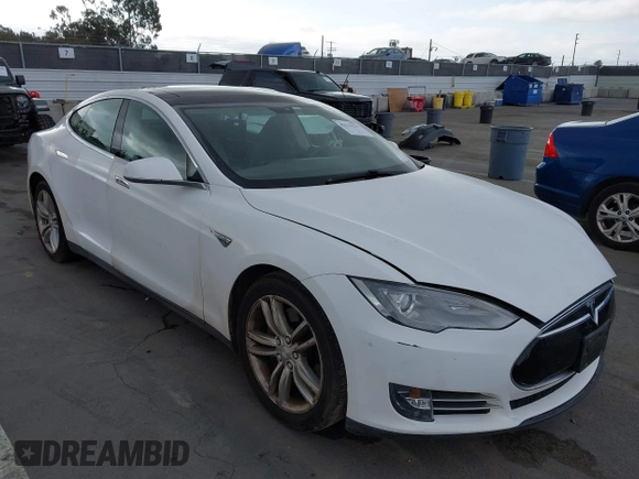 2014 Tesla Model S 60 with VIN 5YJSA1H14EFP34738, listed as a IAAI auction lot 42132117 with 120,898 mi miles and . Bid and sale history available at DreamBid. Image 1.
