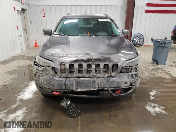 2019 Jeep Cherokee Trailhawk Elite with VIN 1C4PJMBX4KD138598, listed as a Copart auction lot 45204255 with 135,557 mi miles and Salvage Title. Bid and sale history available at carsss.com. Image 5.