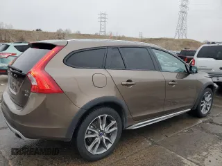 2015 Volvo V60 T5 z VIN YV4612HK7F1000537, wystawiony jako Copart lot #84033744 z przebiegiem 76 563 mil mil oraz Szkoda całkowita • Salvage title. Historia ofert i sprzedaży dostępna na DreamBid. Obrazek 3.