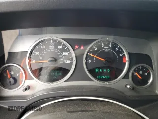 2007 Jeep Patriot Limited z VIN 1J8FF48W37D286057, wystawiony jako Copart lot #54796445 z przebiegiem 182 696 mil mil oraz Szkoda całkowita • Salvage title. Historia ofert i sprzedaży dostępna na DreamBid. Obrazek 9.