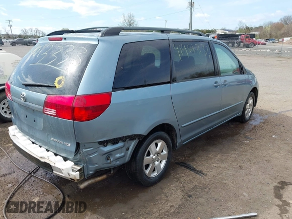 2005 Toyota Sienna XLE with VIN 5TDZA22C15S236748, listed as a IAAI auction lot 41901333 with 254,436 mi miles. Bid and sale history available at carsss.com. Image 4.