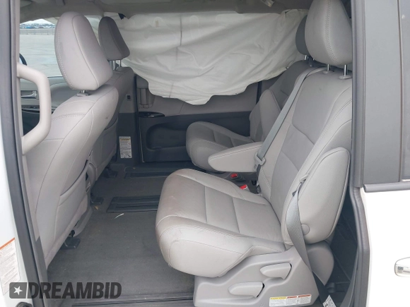 2018 Toyota Sienna XLE Auto Access Seat with VIN 5TDYZ3DC5JS938542, listed as a IAAI auction lot 41569381 with 41,691 mi miles. Bid and sale history available at carsss.com. Image 8.
