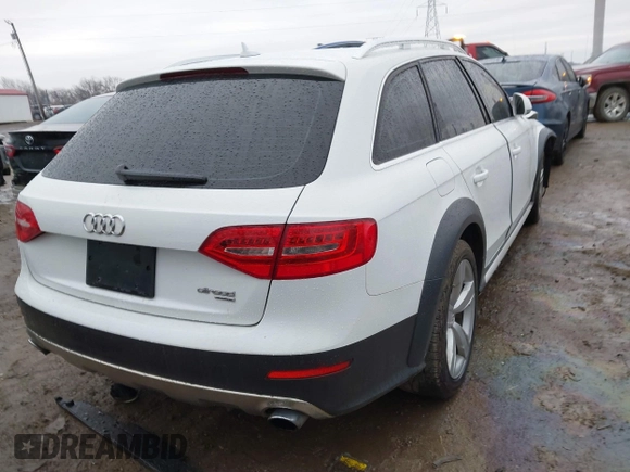 2013 Audi allroad Premium Plus with VIN WA1UFAFL8DA139987, listed as a IAAI auction lot 40978375 with 92,862 mi miles. Bid and sale history available at carsss.com. Image 4.