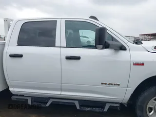 2022 Ram 2500 Tradesman z VIN 3C7WR4HJ1NG424247, wystawiony jako IAAI lot #41943490 z przebiegiem 56 423 mil mil oraz . Historia ofert i sprzedaży dostępna na DreamBid. Obrazek 13.