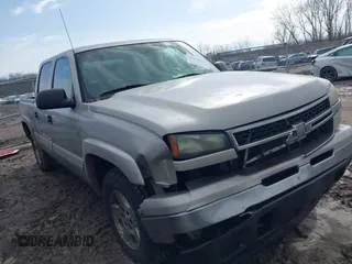 2006 Chevrolet Silverado 1500 LT1 with VIN 2GCEK13T261240787, listed as a IAAI auction lot 41694516 with 319,324 mi miles. Bid and sale history available at carsss.com. Image 1.