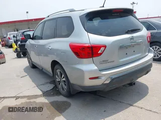 2017 Nissan Pathfinder SL z VIN 5N1DR2MN6HC631270, wystawiony jako IAAI lot #42287354 z przebiegiem 81 943 mil mil oraz . Historia ofert i sprzedaży dostępna na DreamBid. Obrazek 3.