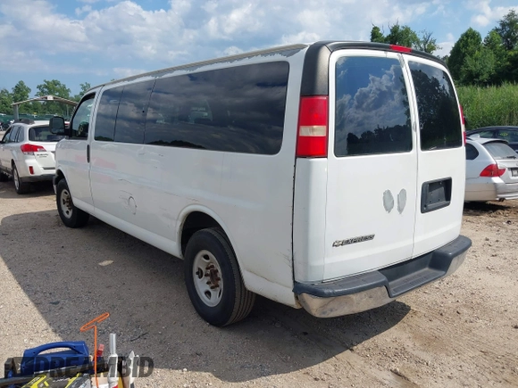 2011 Chevrolet Express Passenger 1LT z VIN 1GAZG1FG7B1171122, wystawiony jako IAAI lot #42781322 z przebiegiem 262 838 mil mil oraz . Historia ofert i sprzedaży dostępna na DreamBid. Obrazek 3.