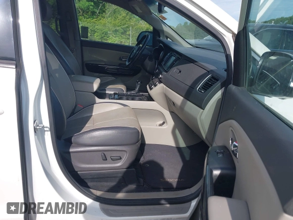 2016 Kia Sedona SX with VIN KNDMC5C12G6141461, listed as a IAAI auction lot 42200862 with 183,859 mi miles and . Bid and sale history available at carsss.com. Image 5.