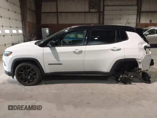 2022 Jeep Compass Latitude with VIN 3C4NJDBB2NT171240, listed as a IAAI auction lot 41206428 with 39,086 mi miles and . Bid and sale history available at DreamBid. Image 14.